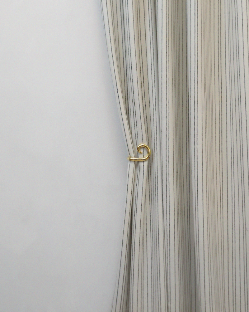 Sia Curtain Hook - Brass - Set of two