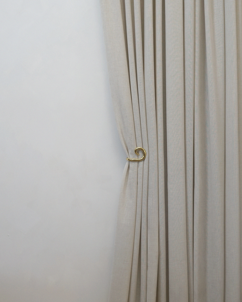 Sia Curtain Hook - Brass - Set of two