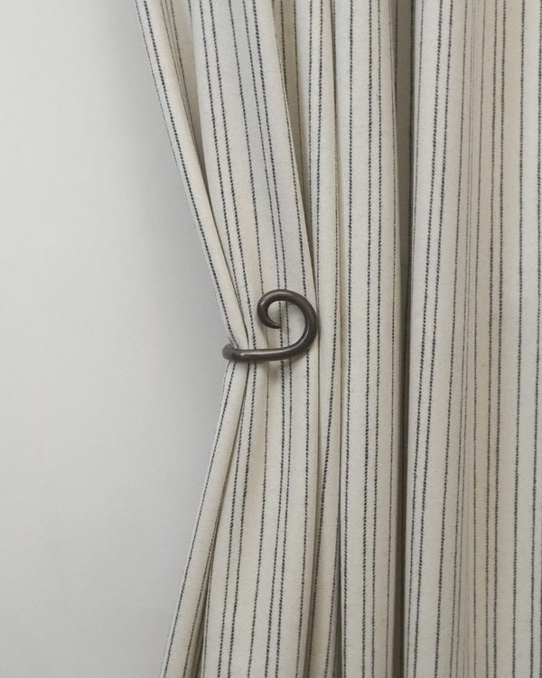 Sia Curtain Hook - Antique Brass - Set of two