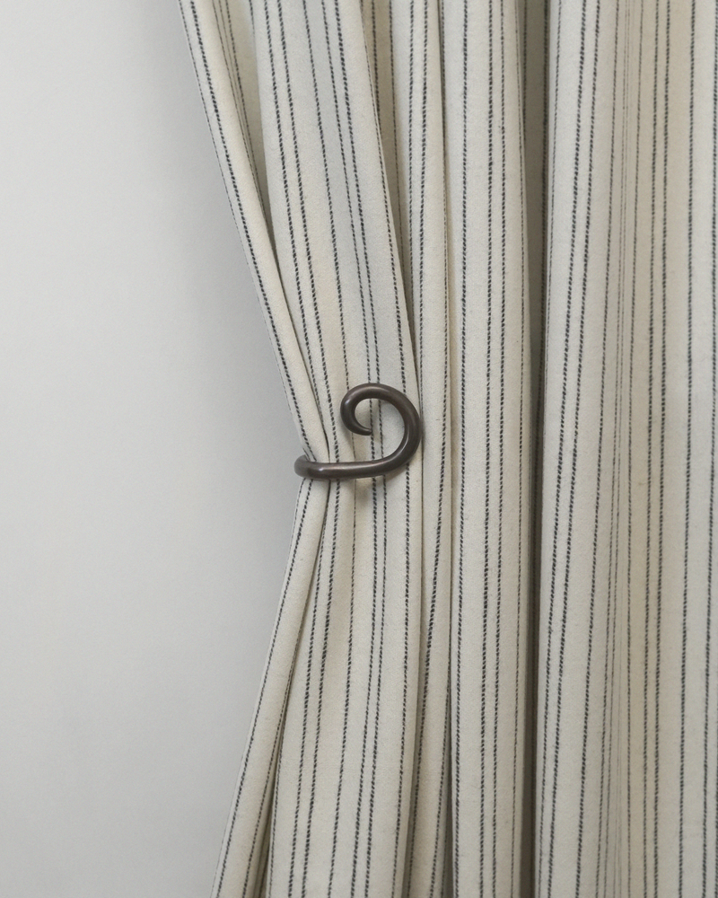 Sia Curtain Hook - Antique Brass - Set of two