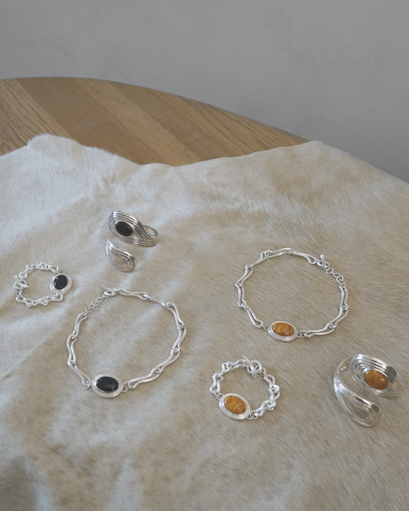 De La Mer Spiral Bangle - Amber