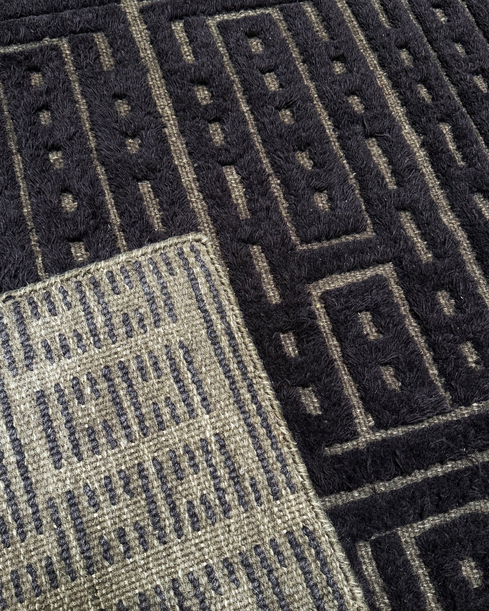 Leonora Rug 136x172 cm - Black Brown / Brown Melange – HEIN STUDIO